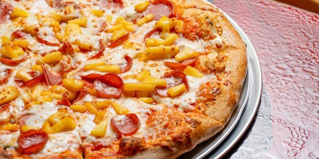 Hawaiian Pizza