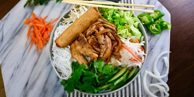Grilled Chicken Noodle Salad