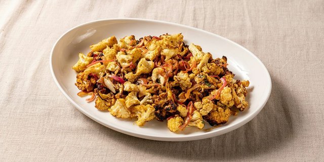 Cauliflower Shawarma Tray