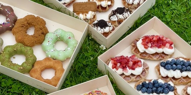 Mochi Donut & Mini Kroffle Box A