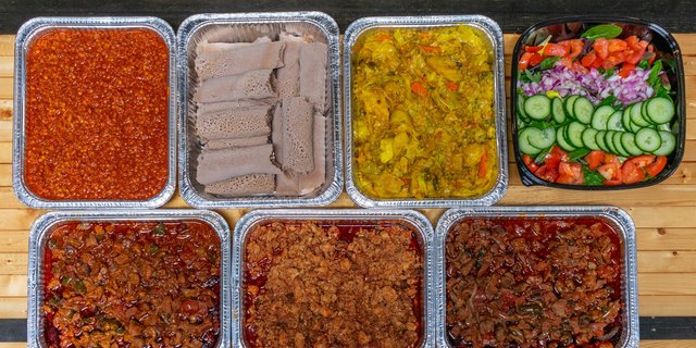3 Meats & 2 Sides Package