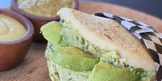 Reina Pepiada Arepa