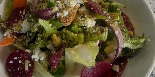Roasted Beet & Arugula Salad