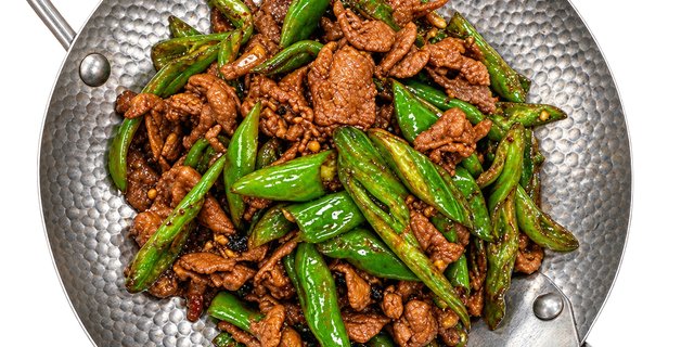 Stir-Fried Pork with Long Horn Pepper