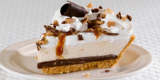 Heath Crunch Cheesecake Slice