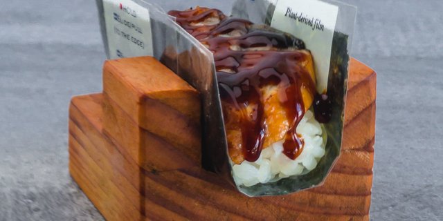 Eel Hand Roll