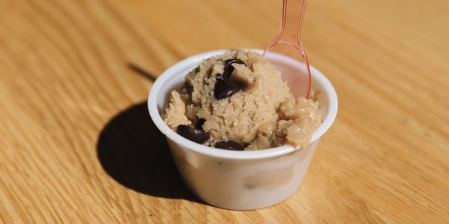 Oatmeal Chocolate Chip Cookie Dough Cup