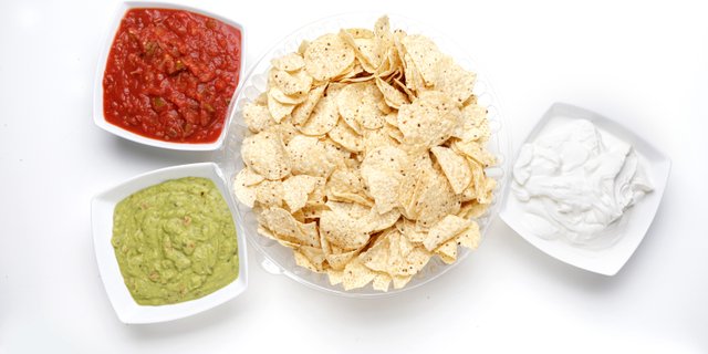 Tortilla Chips w/ Salsa, Guacamole & Sour Cream