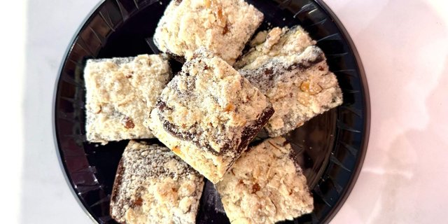 Dozen Chocolate Almond Cake