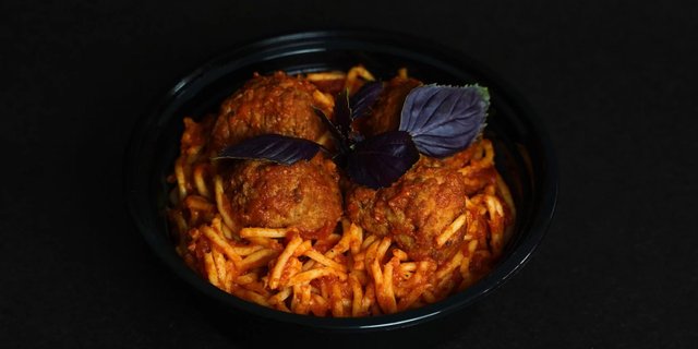Spaghetti w/ Meatballs