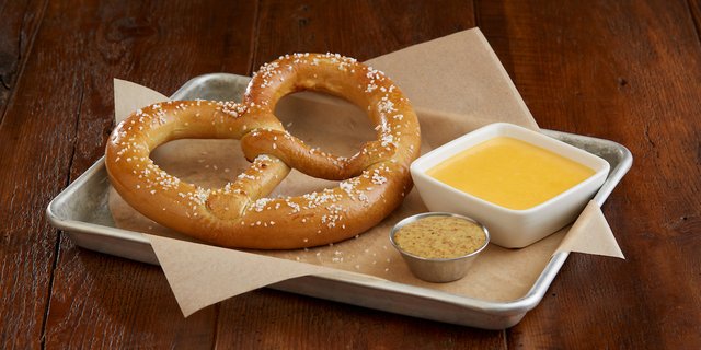 Big Twist Pretzel w/ BJ's Beer Cheese