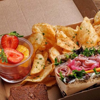 Ham + Cheddar Half-Sandwich Box