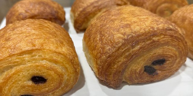 Dozen Pain au Chocolat Croissants