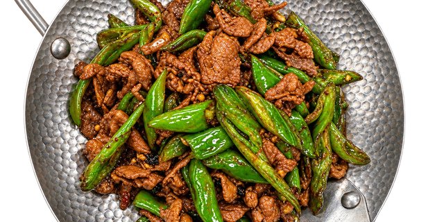Stir-Fried Pork with Long Horn Pepper Tray