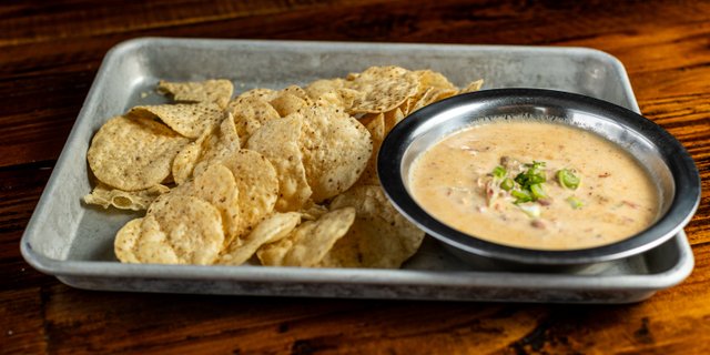 Smoked Queso & Chips