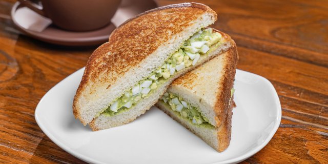 Avocado & Egg Sandwich