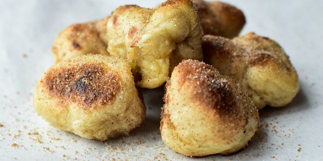 Cinnamon Sugar Knots
