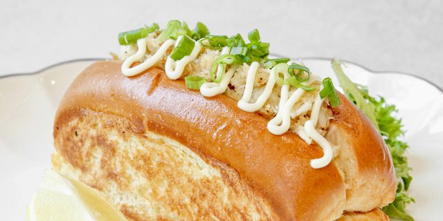 Crabby Cathy Crab Roll