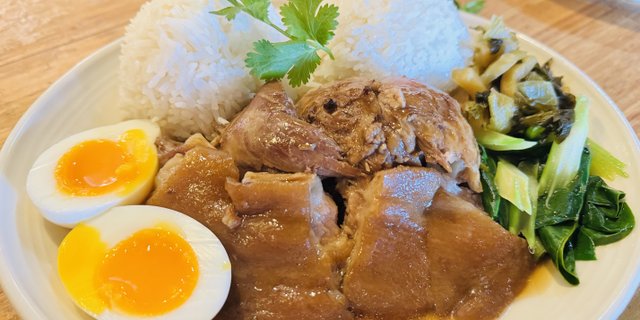 Stewed Pork Hock w/ Jasmine Rice (Khao Kha Moo) Lunch Box