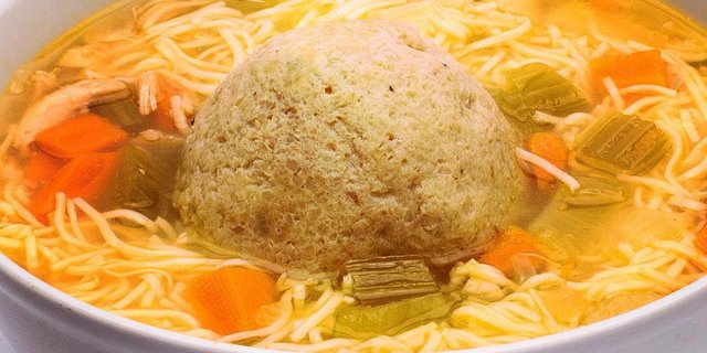 Chicken Noodle w/ Matzo Ball Bowl