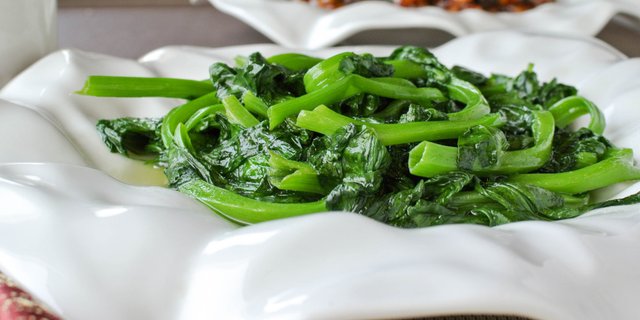 Snow Pea Leaves Stir-Fry Tray