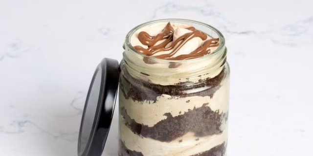 Large Cake Jar