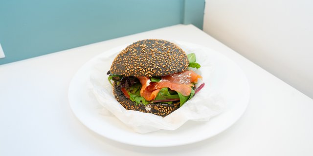 Bun'Roll Salmon Sandwich