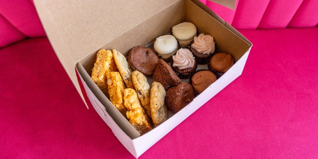 Assorted Dessert Box
