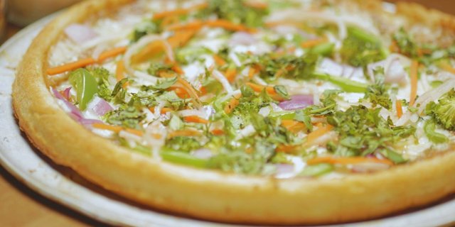 Veggie Thai Gluten-Free Pizza