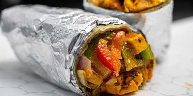 Paneer Makhani Roll