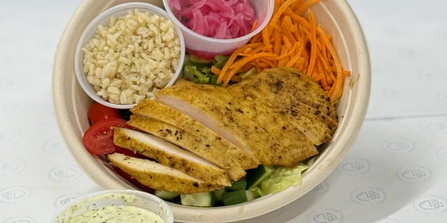 Tandoori Chicken Grain Bowl