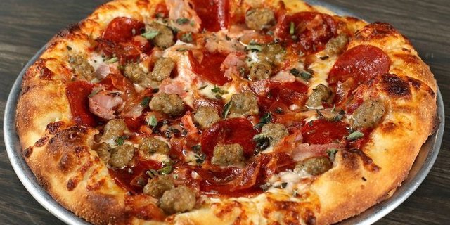 Meatlover Pizza w/ Cauliflower Crust
