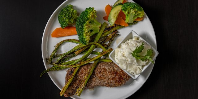 New York Steak W/ Mashed Potatoes