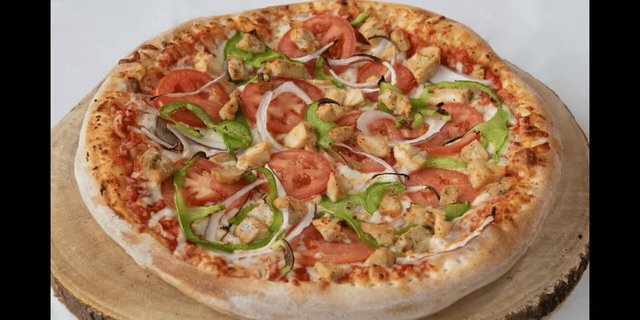 Chicken Gourmet Pizza