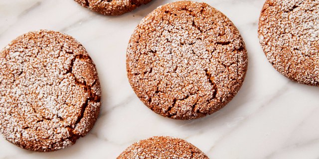 Molasses Spice Cookie