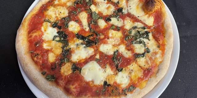 Margherita Classic Pizza