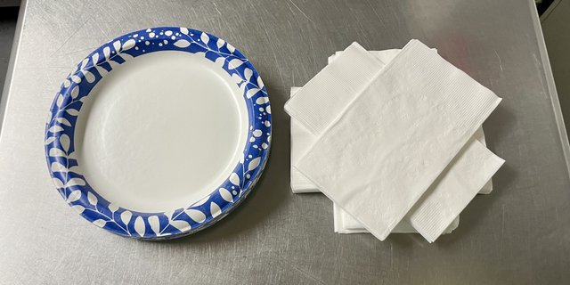 Plates & Napkins
