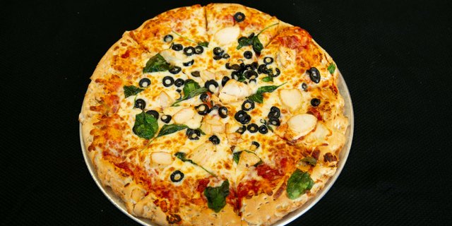 Mediterranean Pizza