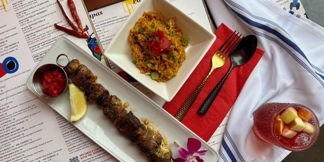 Flat Iron Steak Brocheta Skewer Boxed Lunch