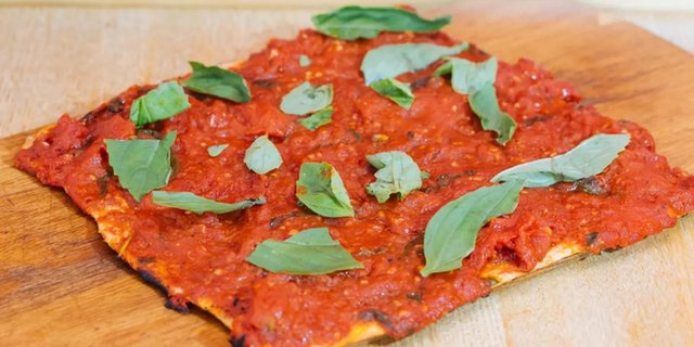 Gluten-Free Tomato Pizza