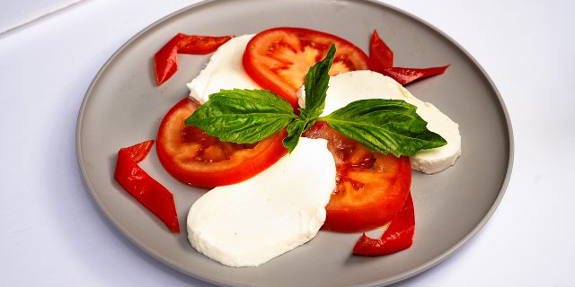 Mozzarella & Tomatoes