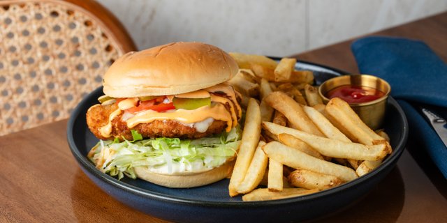 Hot N Spicy Chicken Sandwich Boxed Lunch