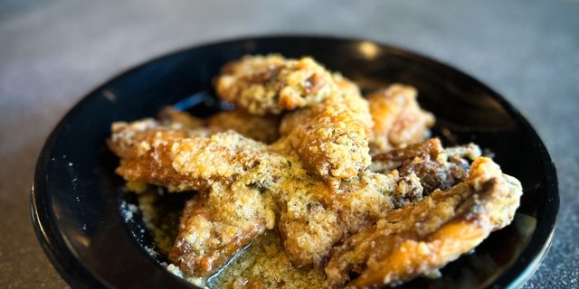 100 Wings