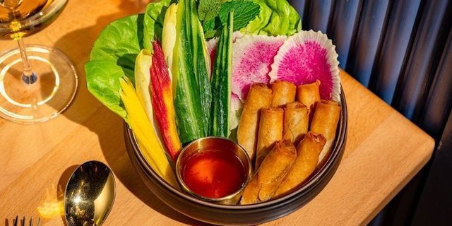Spicy Chicken Crispy Roll