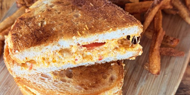 Smoky Chicken Pimento Grilled Cheese Sandwich