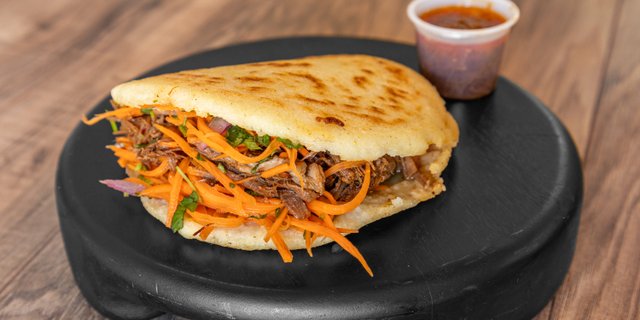 Quesabirria Arepa