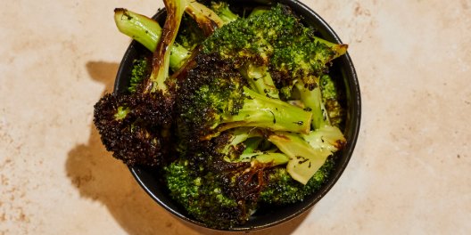 Charred Broccoli w/ Lemon & Garlic