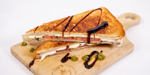 Caprese Grilled Cheese Sandwich