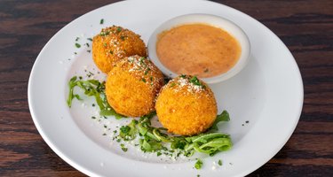Luna Wood Fire Tavern