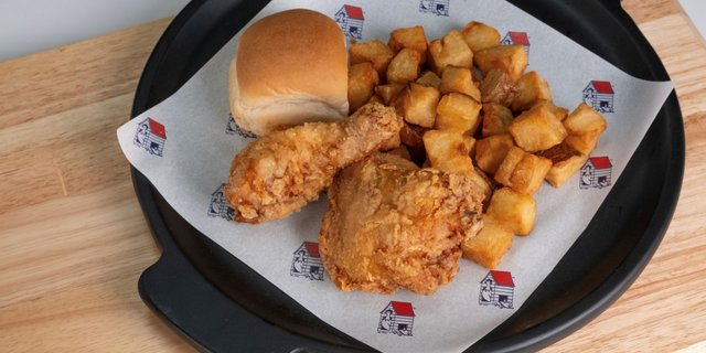 2 pc Chicken Meal Boxed Lunch
